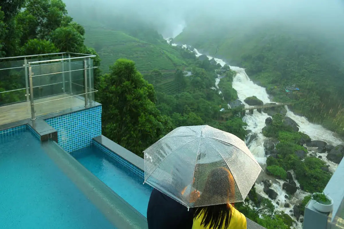 Munnar Honeymoon packages