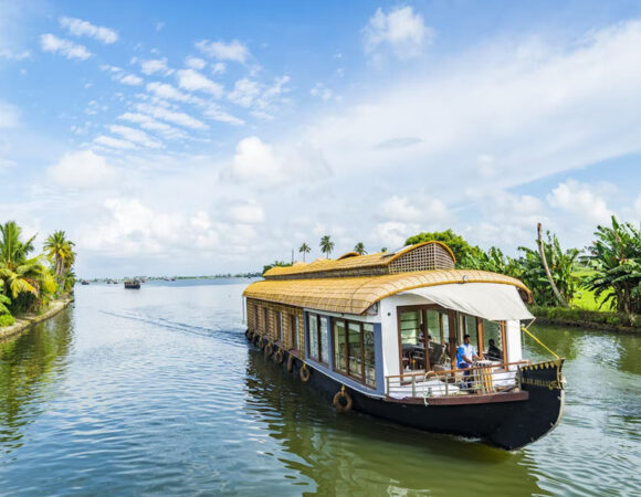 Fascinating Alleppey Houseboat Package