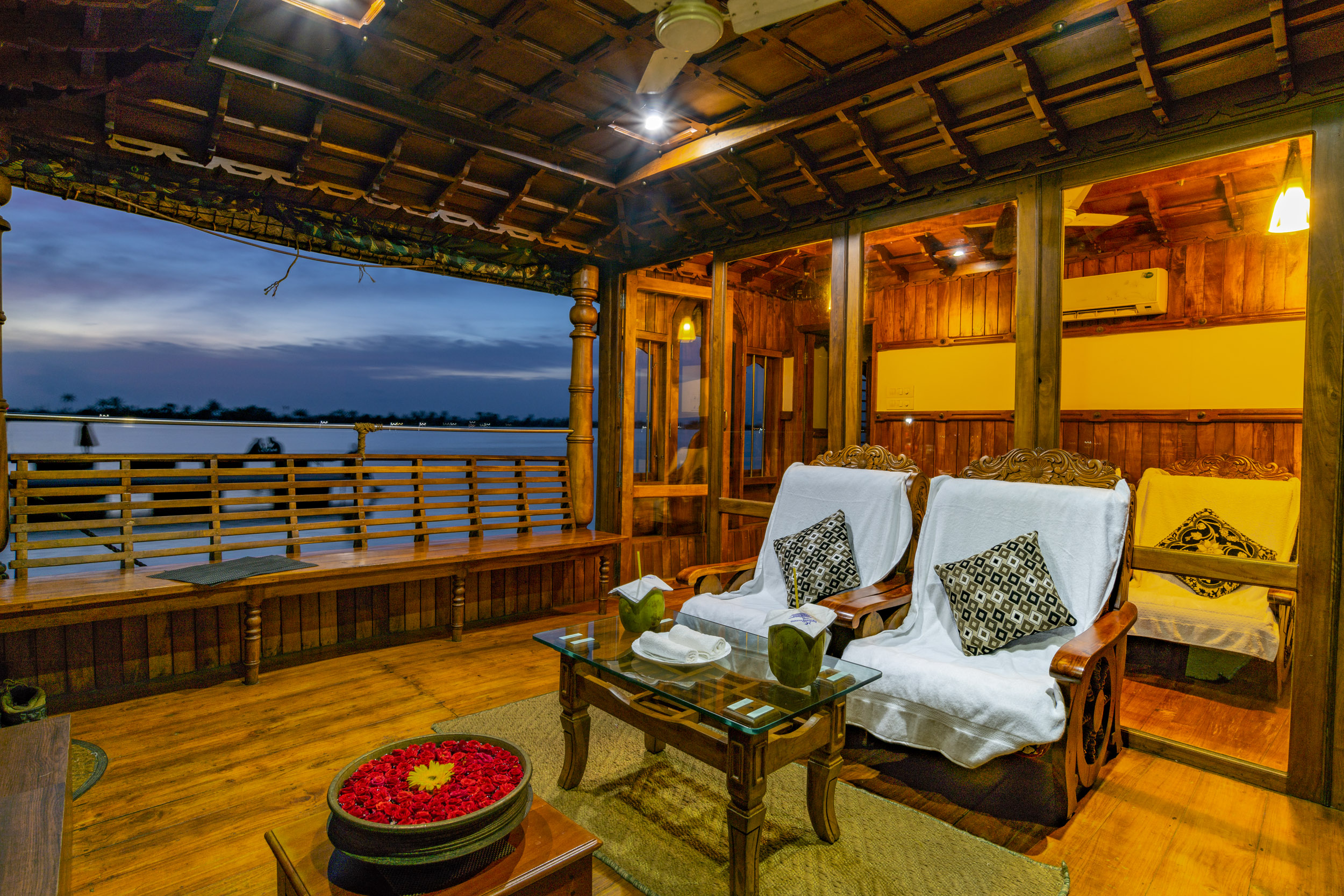 premium houseboat in Alleppey - travilius dmc