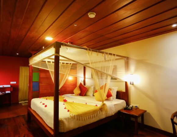 Spice Tree Resort Munnar Honeymoon Spa Suite