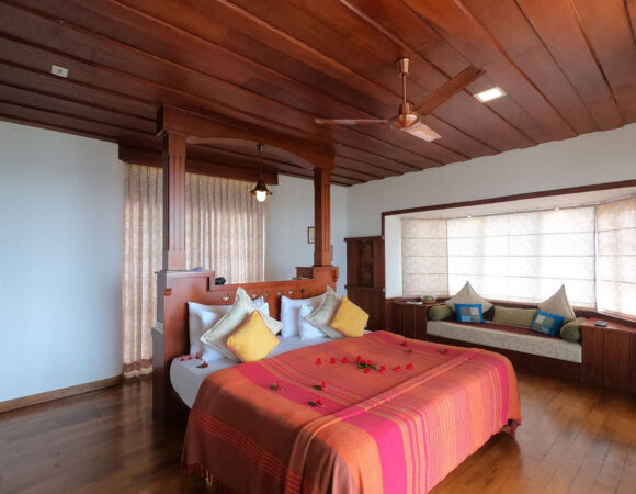 hotel Spice Tree Munnar classic room with jacuzzi