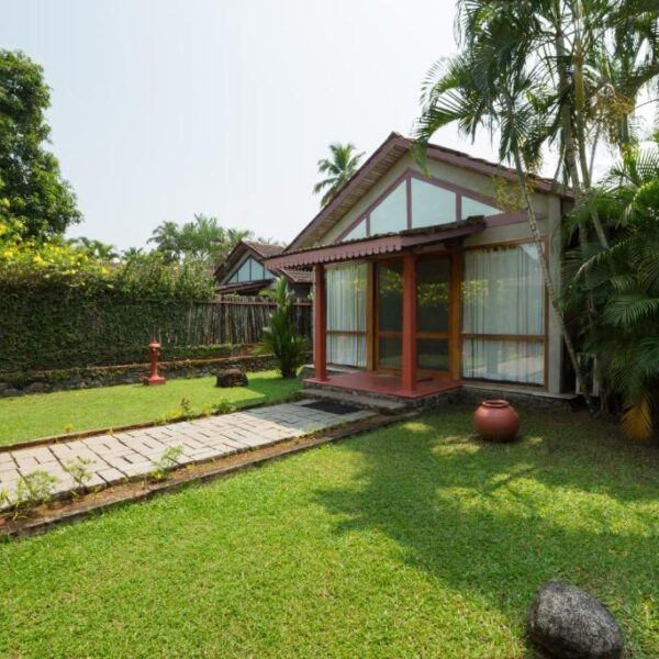 Abad Whispering Palms Kumarakom Pool Villa