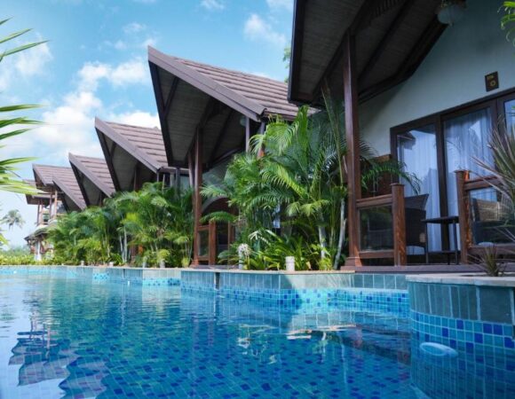 Meandering Pool Villa in Gokulam Grand Resort & Spa Kumarakom