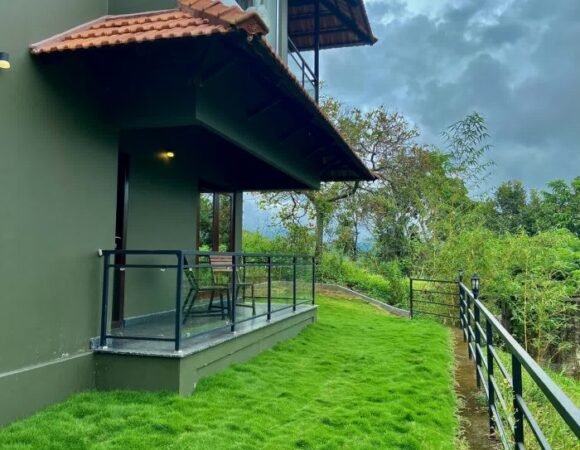 Haze and Kites Munnar premier cottage