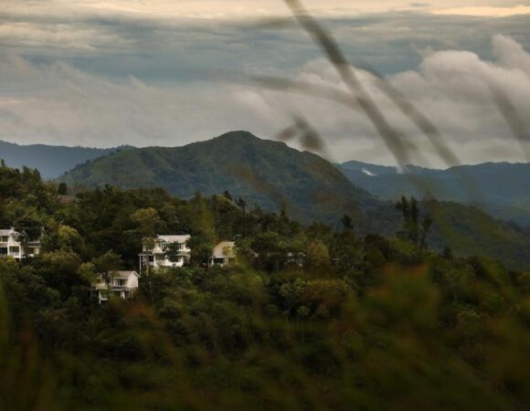 Hills and Hues-Hill Top Resort in Thekkady