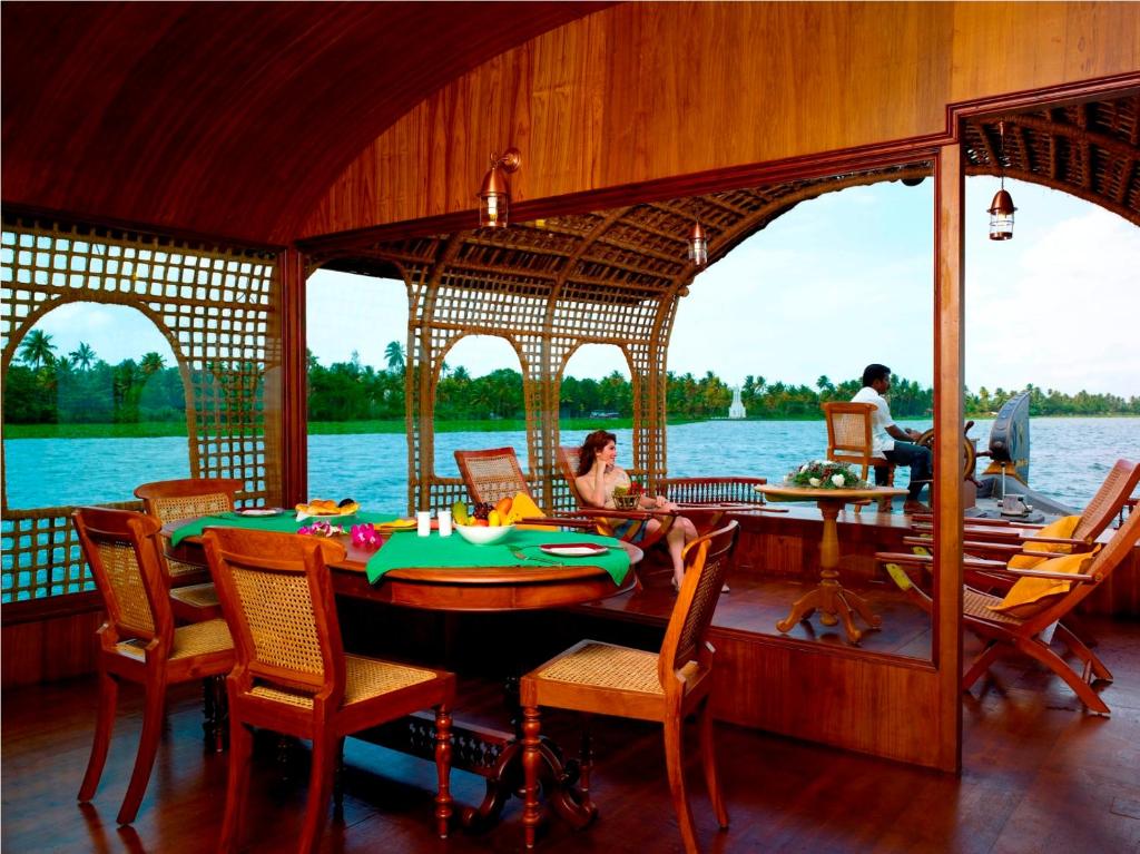 Kerala Honeymoon Packages