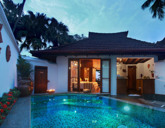 Heritage Lake View Villa with private Pool in Kumarakom Lake Resort