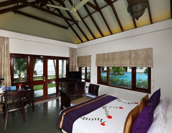 Lakefront villa with plunge pool in Rhythm Kumarakom