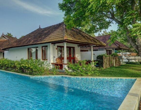 Lakefront villa with plunge pool in Rhythm resort Kumarakom