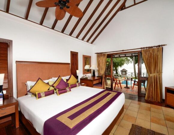 presidential villa with private pool in Zuri resort Kumarakom