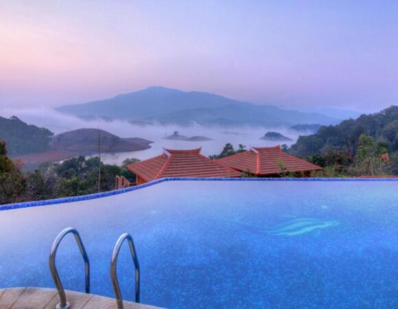 Infinity pool at Contour Island Resort