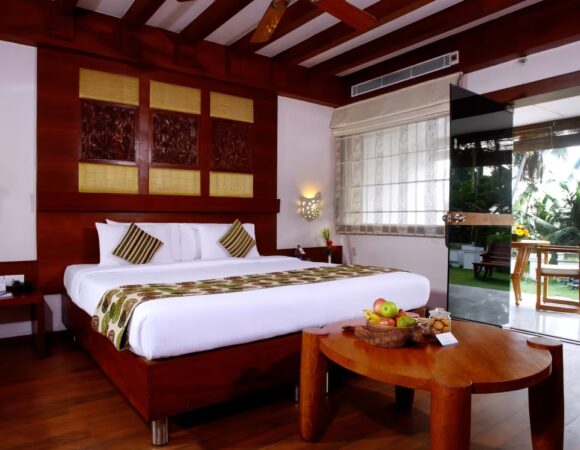 Deluxe room in Gokulam Grand Turtle on the beach