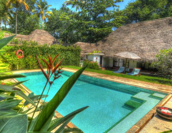 Deluxe garden villa with private pool in Marari beach resort Alleppey