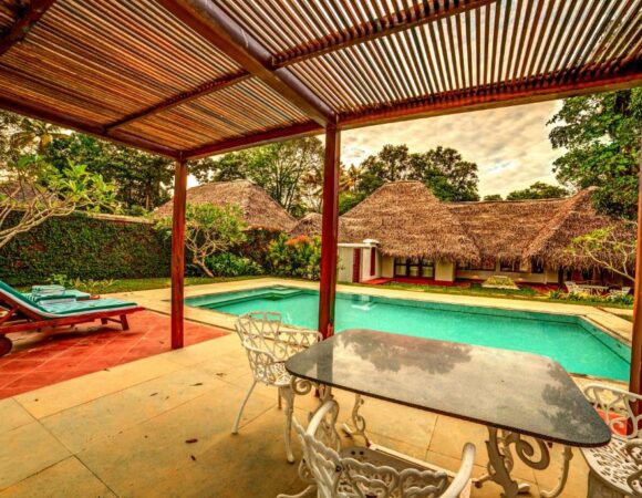 Deluxe garden villa with pool in Marari cgh earth