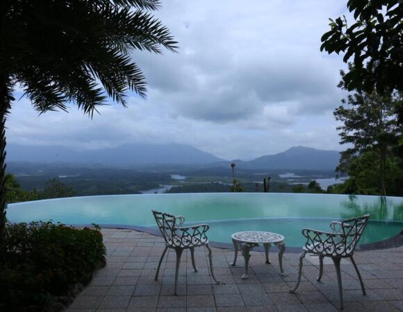 Infinity pool at Mount Xanadu resort