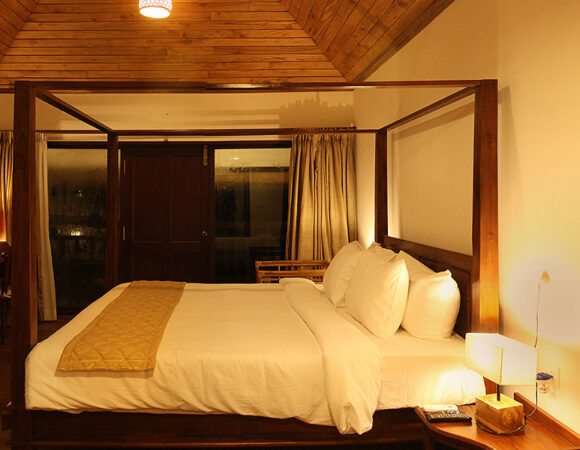 premium lake view room in Paloma backwater resort