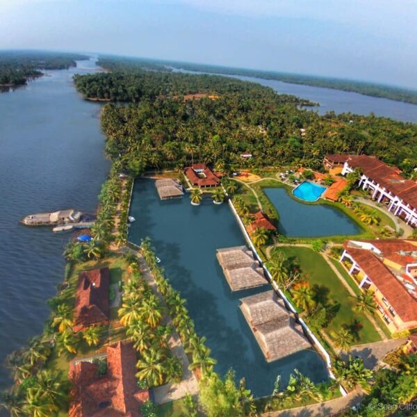 Plumeria lake resort alleppey - luxury resort