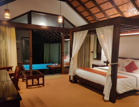 Honeymoon Villa with private pool in Vythiri resort