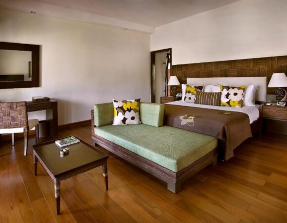 Luxury Lagoon view suite in the Lalit Bekal