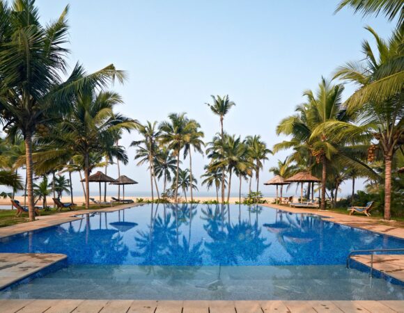 Infinity pool at Neeleshwar hermitage