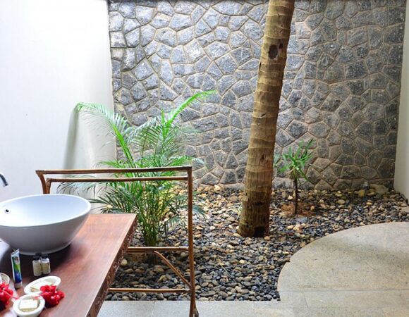 bathroom of Pool View Cottage in Neeleshwar hermitage hotel