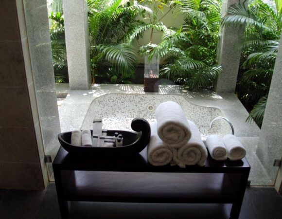 Jacuzzi Spa in Lalit Bekal