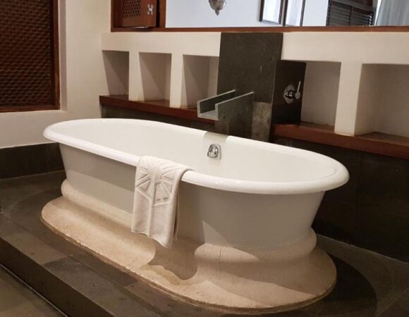 Bathtub in Superior room with Balcony at Taj Bekal resort