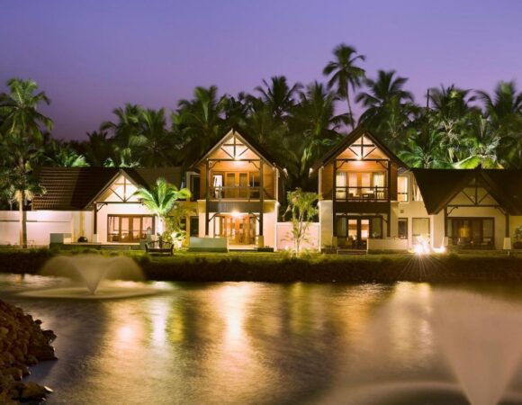 Luxury Lagoon view suite in the Lalit resort Bekal