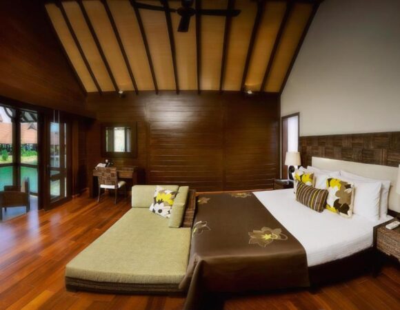 premier backwater view room in The Lalit Bekal