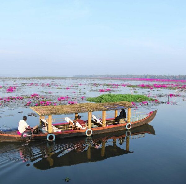 boating at Kumarakom - Getaway destination