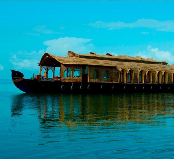 Private Houseboat of Kumarakom Lake Resort